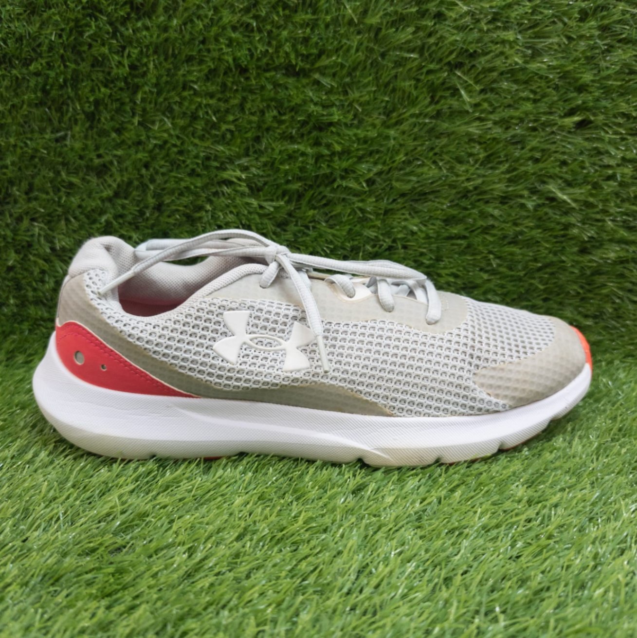 Under Armour Surge 3